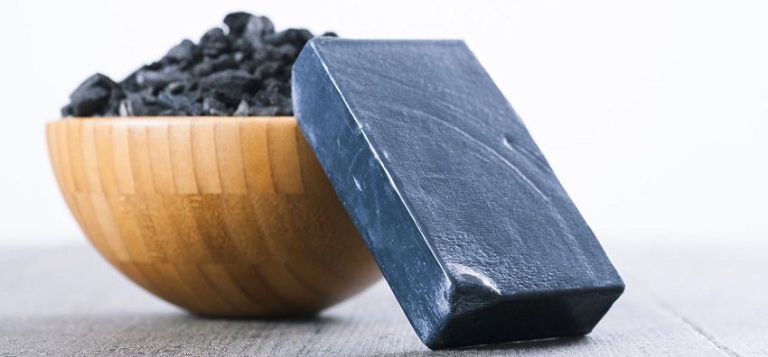 Black soap with activated carbon purifying